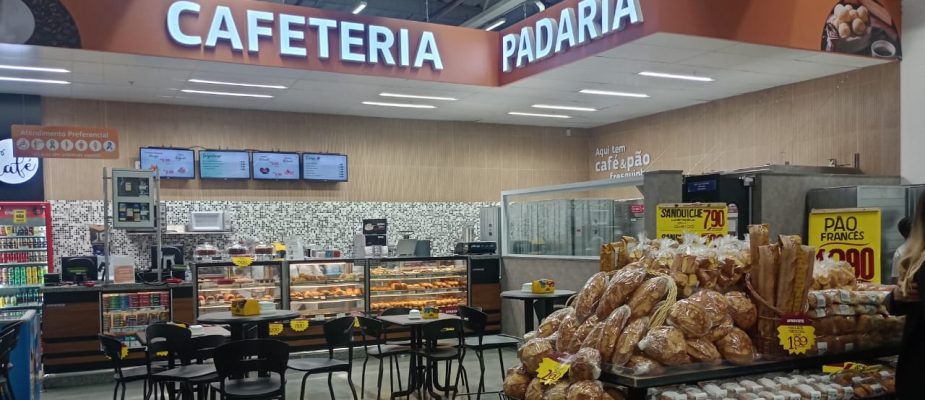 Assaí Atacadista reforça experiência de compra com 111 lojas ofertando novos serviços