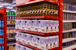 Marcas próprias ganham protagonismo e redefinem a relação entre varejo, indústria e consumidor