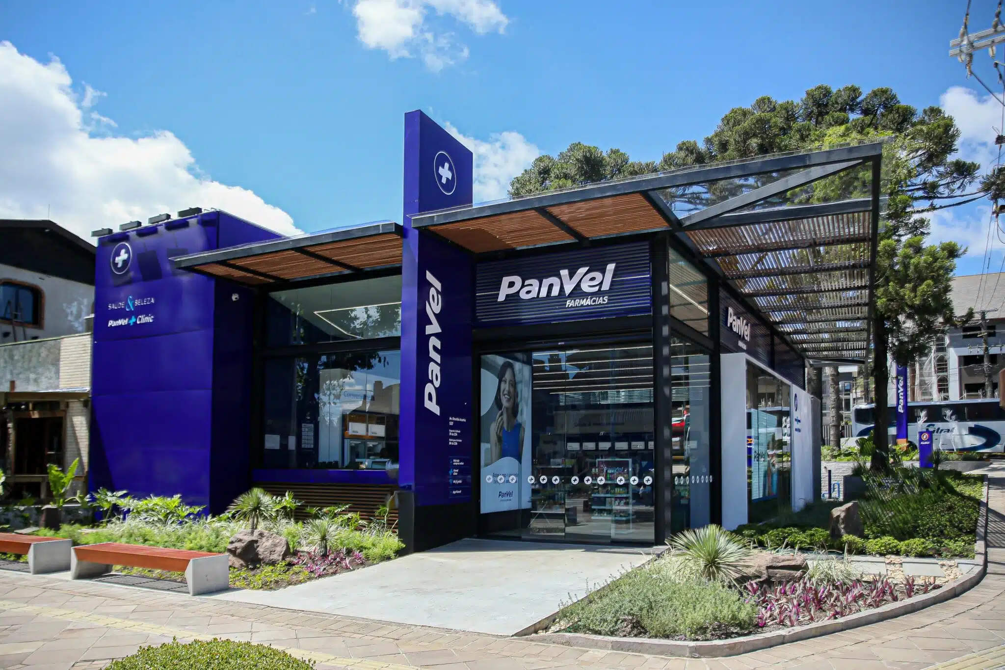 Panvel reformula linha de maquiagem e acelera expansão com 60 novas farmácias